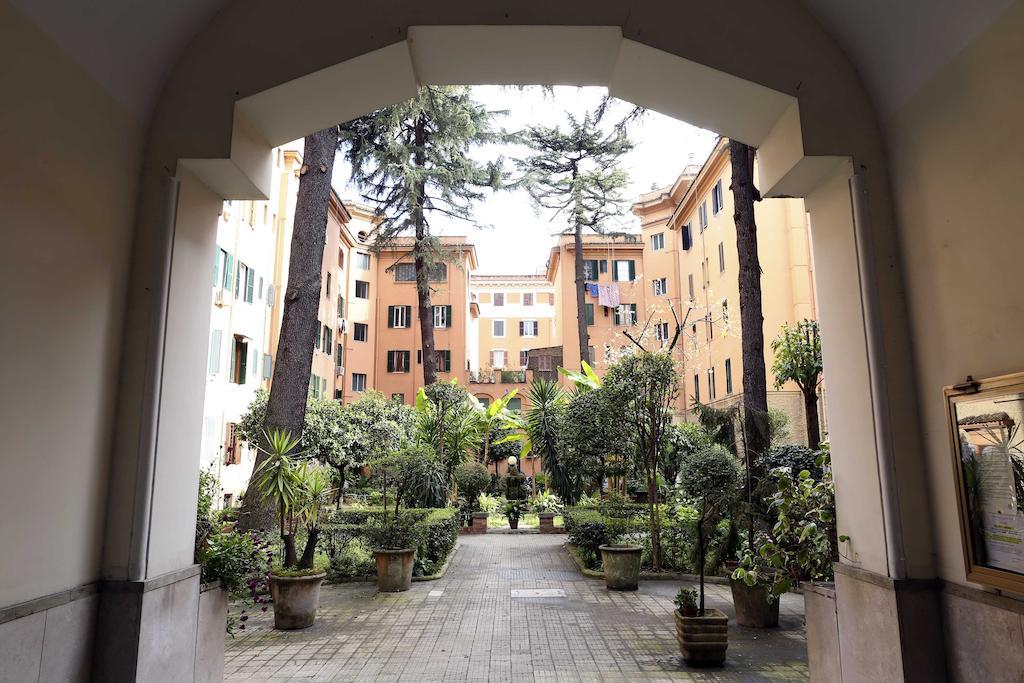 Caracciolo Guest House - Rome, Rome